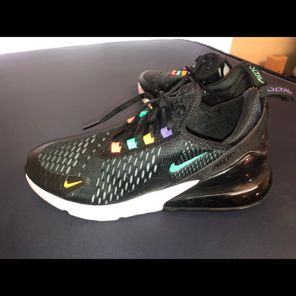 NIKE Airmax 270